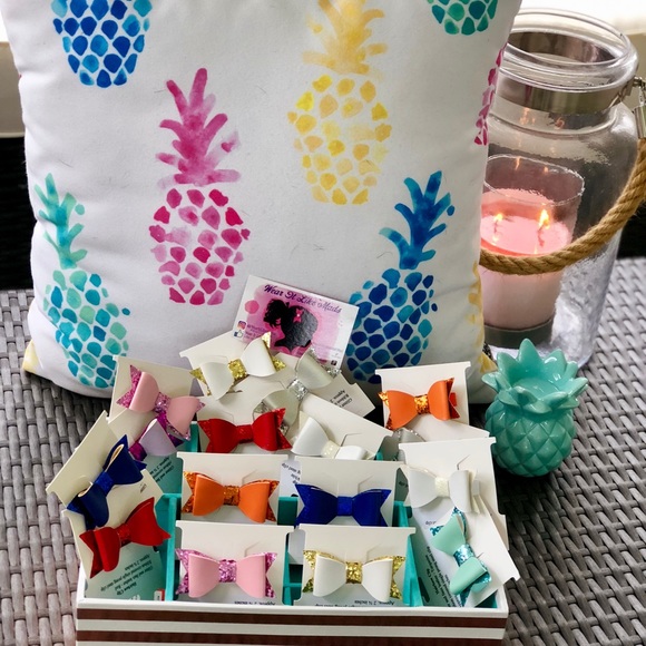 Shop Small Support A Dream with Wear It Like Mads Boutique & Closet - Picture 4 of 15